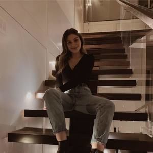 Meet your Posher, Carly